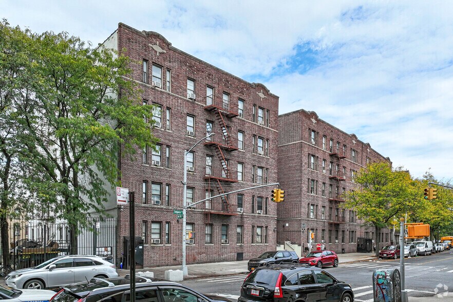 2719 Sedgewick Avenue, Bronx, NY à louer - Photo du bâtiment - Image 2 de 6