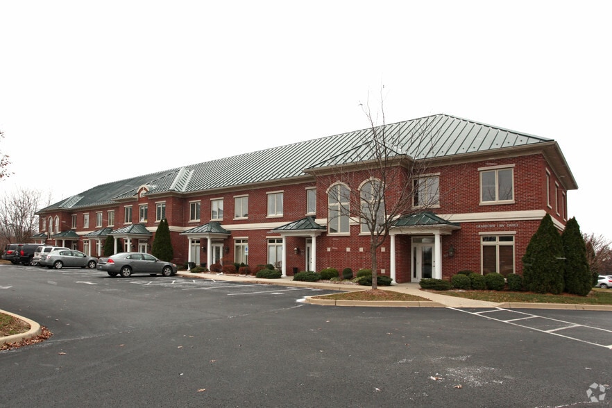 2527 Nelson Miller Pky, Louisville, KY à louer - Photo du bâtiment - Image 2 de 9