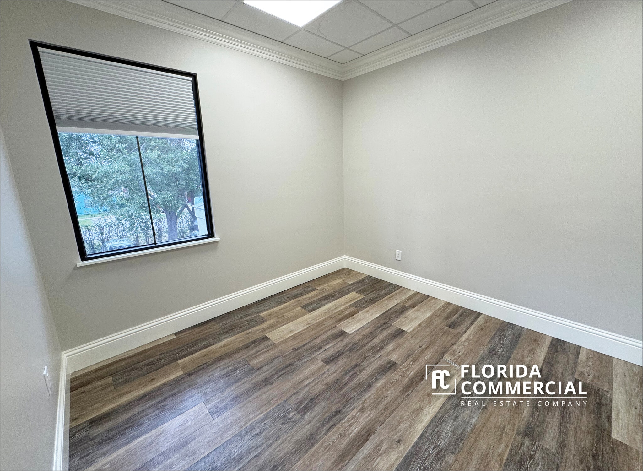 2300 SE Monterey Rd, Stuart, FL for lease Interior Photo- Image 1 of 1