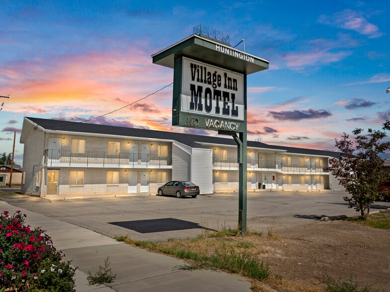 307 S Main St, Huntington, UT for sale - Building Photo - Image 1 of 35