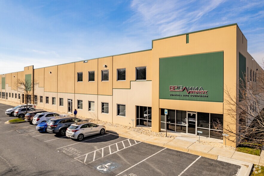 7118 Geoffrey Way, Frederick, MD à louer - Photo du bâtiment - Image 3 de 20