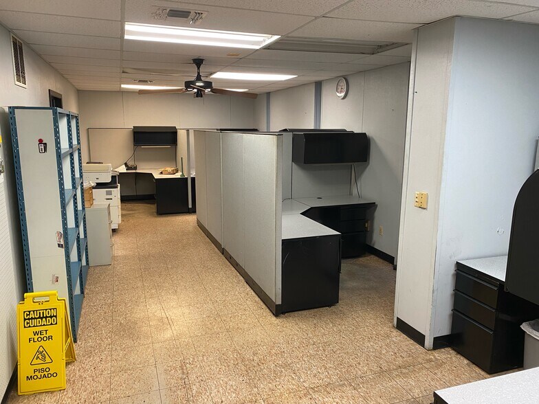 2828 3rd Ave South, Texas City, TX à louer - Photo intérieure - Image 3 de 12