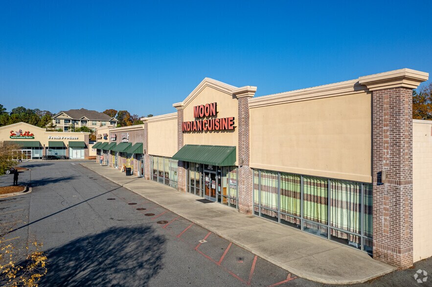 2769 Chastain Meadows Pky NW, Marietta, GA à louer - Photo du bâtiment - Image 3 de 18