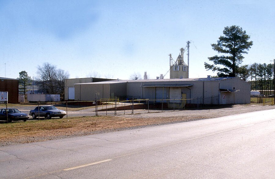 20 River Dr, Cartersville, GA for sale - Primary Photo - Image 1 of 3