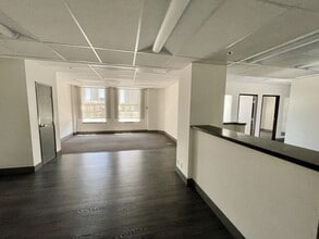 233 A St, San Diego, CA à vendre Photo intérieure- Image 1 de 5