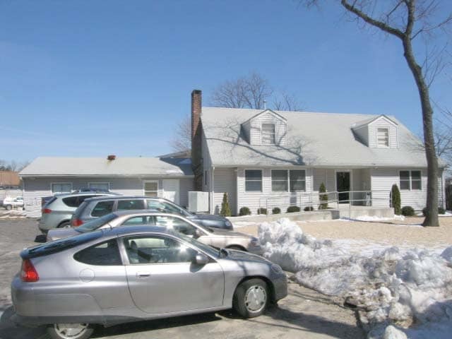 220 S Service Rd, Roslyn Heights, NY for sale - Primary Photo - Image 1 of 3