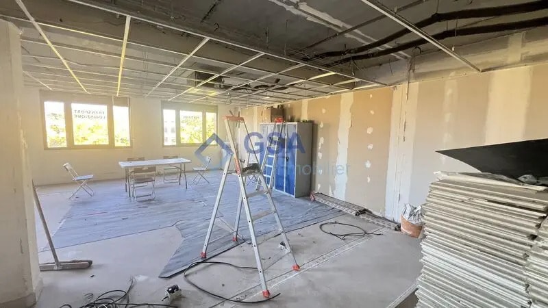 Office in Évry-Courcouronnes for lease - Interior Photo - Image 2 of 3