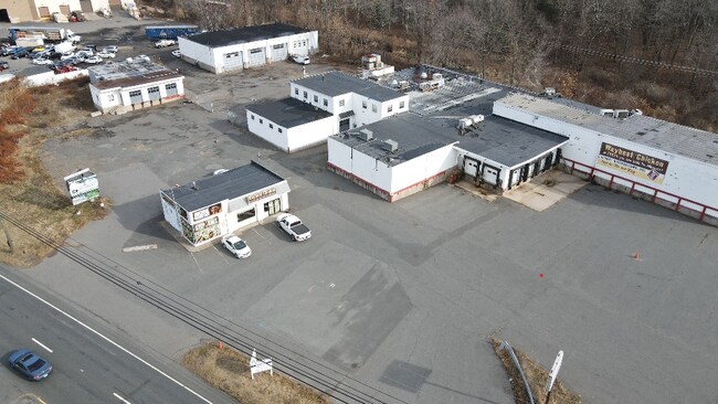 Plus de détails pour 1510 John Fitch Blvd, South Windsor, CT - Commerce de détail, Industriel à louer
