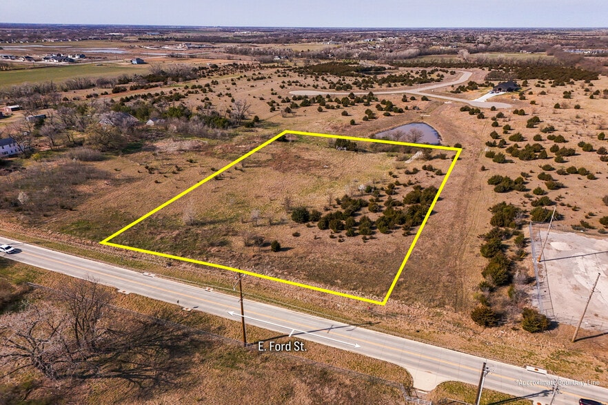 2216 E Ford St, Valley Center, KS à vendre - Photo du bâtiment - Image 2 de 90