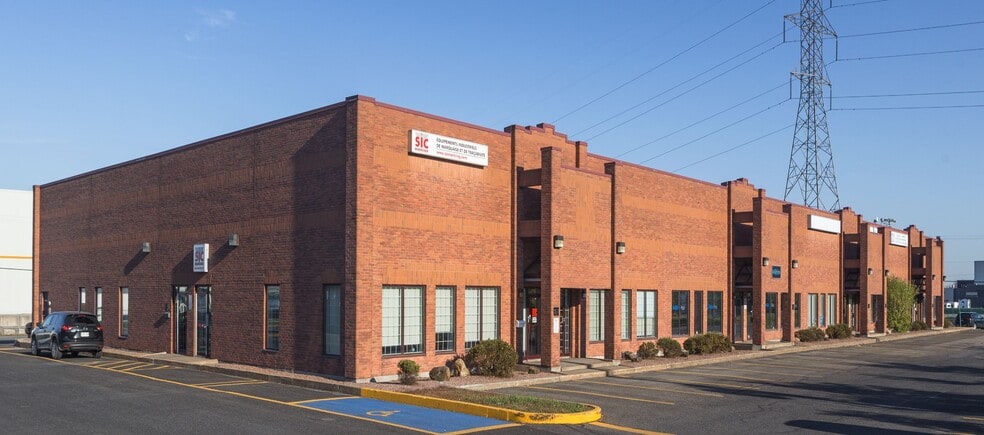 35 Rue De Lauzon, Boucherville, QC à louer - Photo du bâtiment - Image 1 de 4