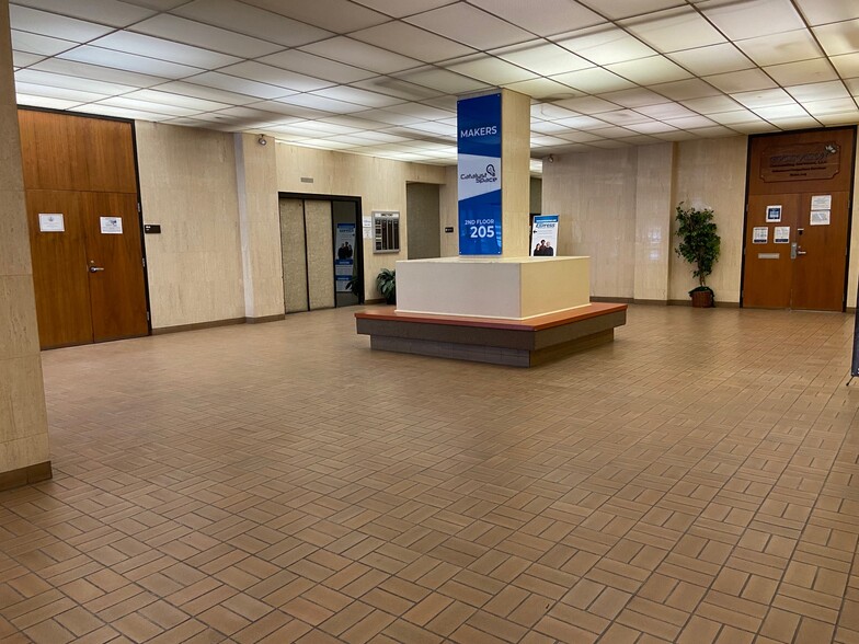 1331 12th Ave, Altoona, PA for sale - Lobby - Image 1 of 1