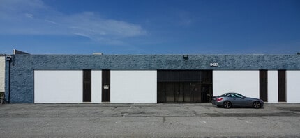 8411-8421 Canoga Ave, Canoga Park, CA à louer Photo intérieure- Image 1 de 6