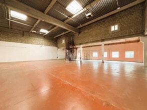 Flex in Verrières-le-Buisson for lease Interior Photo- Image 2 of 6