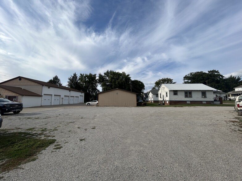 1228 E Wood St, Decatur, IL à vendre - Photo du bâtiment - Image 1 de 19