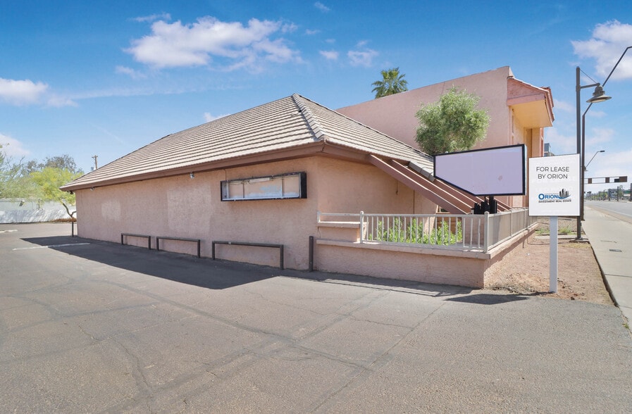 1812 E Apache Blvd, Tempe, AZ à louer - Photo du bâtiment - Image 1 de 10