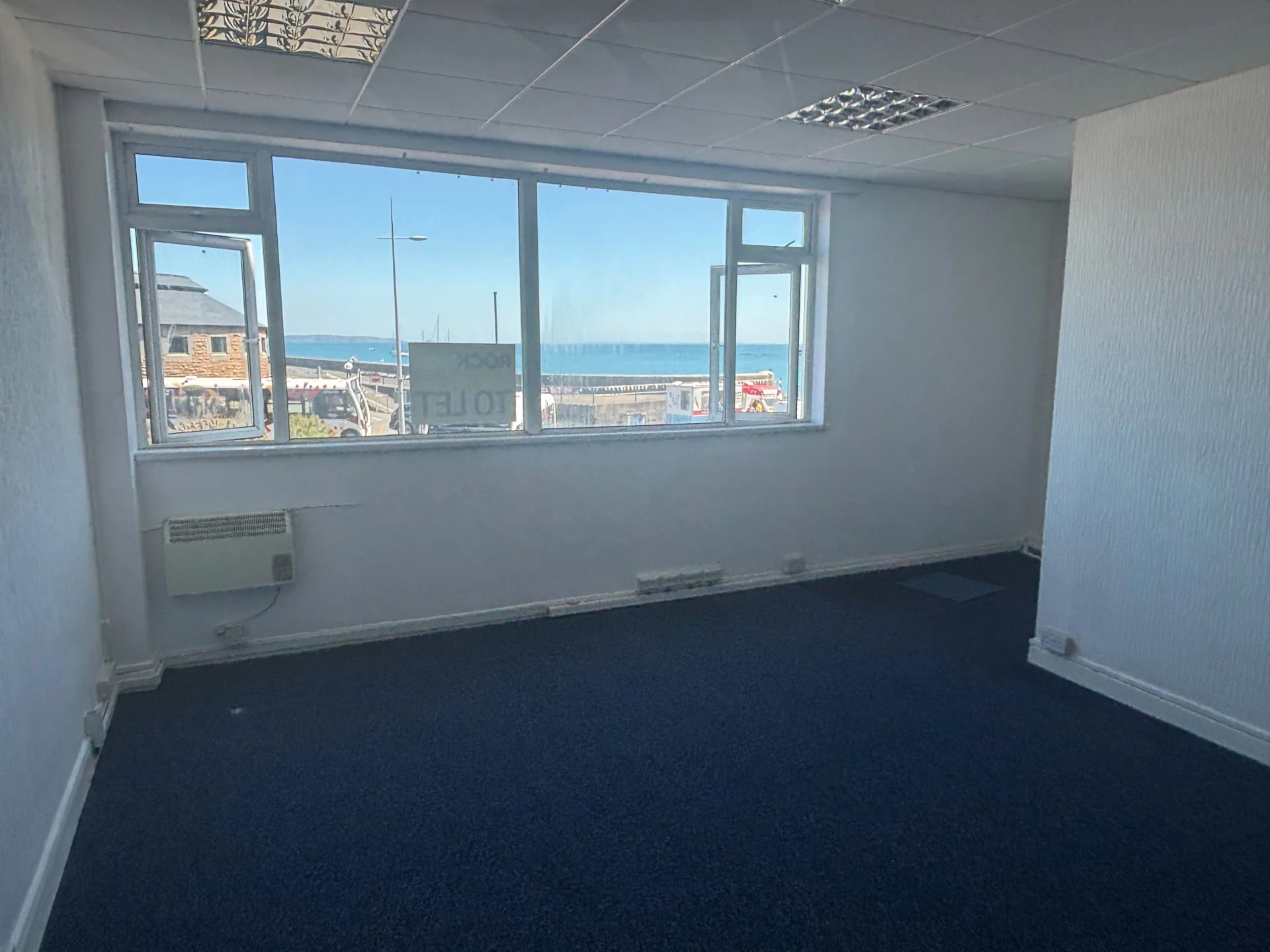 South Esplanade, Guernsey for lease Interior Photo- Image 1 of 4