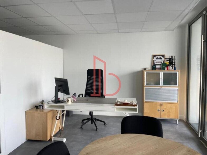 Office in Talence for lease - Interior Photo - Image 3 of 7