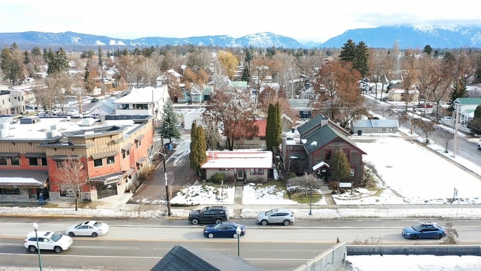 327 Spokane Ave, Whitefish, MT à vendre - Aérien - Image 2 de 55