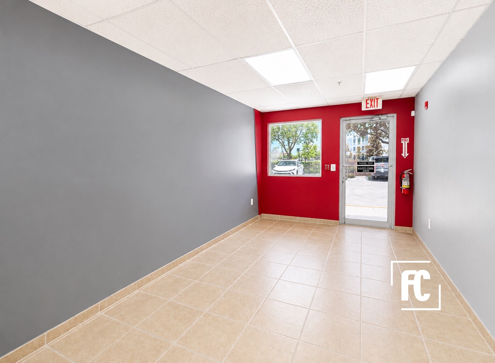 450-494 NW Lake Whitney Pl, Port Saint Lucie, FL for lease Interior Photo- Image 1 of 6