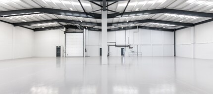 419-420 Bridport Rd, Greenford for lease Building Photo- Image 1 of 1