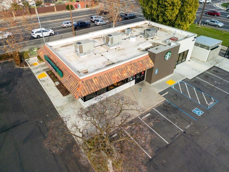 8030 Gerber Rd, Sacramento, CA à vendre - Photo du bâtiment - Image 3 de 10