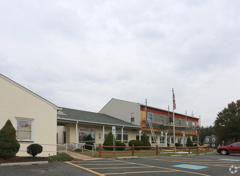 3801 Skippack Pike, Skippack, PA à louer - Photo du bâtiment - Image 3 de 3