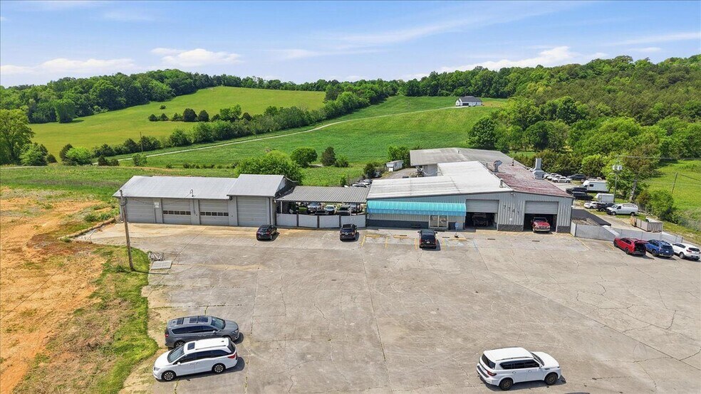 7741 Maynardville Pike, Knoxville, TN à vendre - Photo du bâtiment - Image 1 de 16