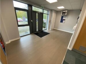 300 Avenue W, Braintree for lease Interior Photo- Image 1 of 9