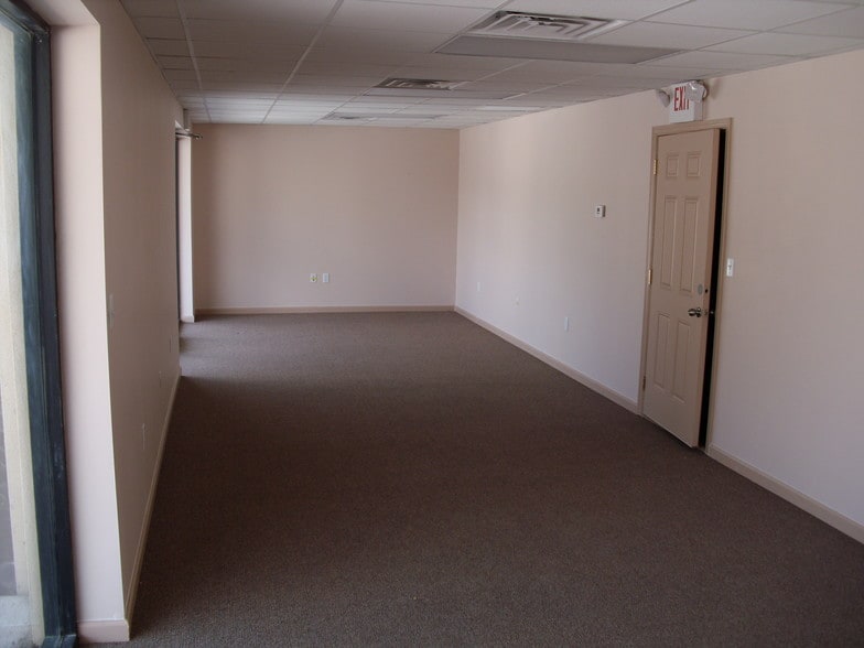 329 Parkridge Ave, Orange Park, FL for lease - Building Photo - Image 3 of 13