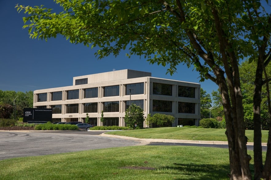 4300 Commerce Ct, Lisle, IL à louer - Photo du bâtiment - Image 2 de 9