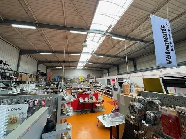 Industrial in Rouen for lease - Interior Photo - Image 3 of 3