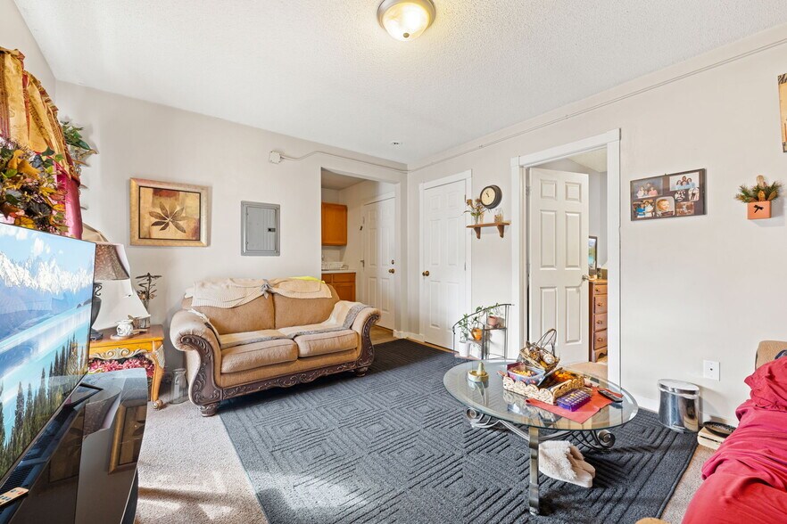 2524 Portland Ave, Minneapolis, MN à vendre - Photo intérieure - Image 2 de 10