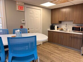 16 Long Sands Rd, York, ME for lease Interior Photo- Image 1 of 25