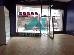 Retail in Cáceres, Cáceres for lease Interior Photo- Image 2 of 10