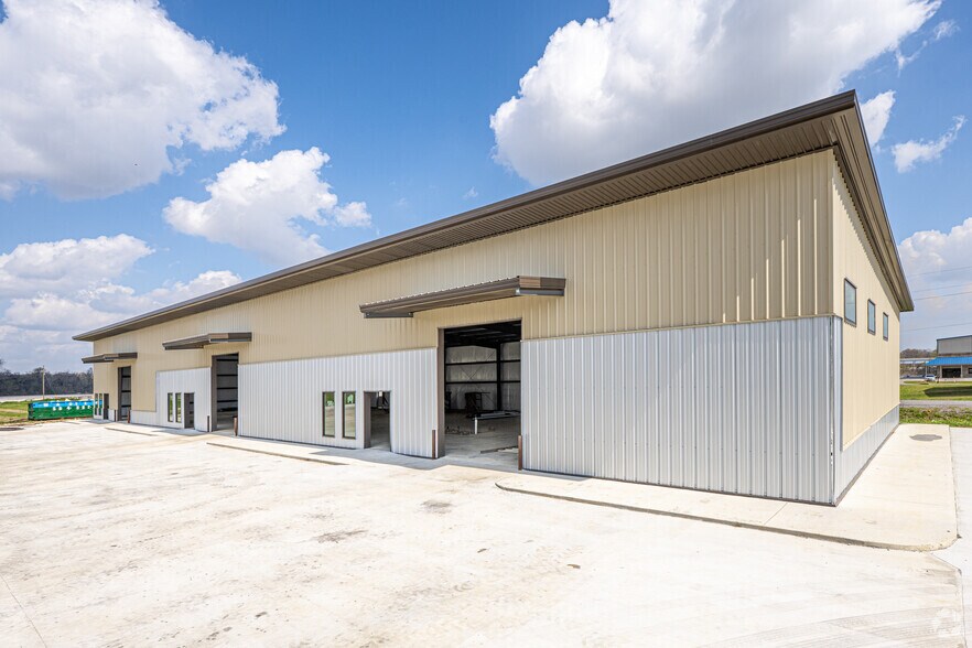 34532 E Highway 30, Geismar, LA à louer - Photo du bâtiment - Image 1 de 7