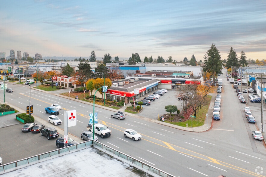 5900-5912 Kingsway, Burnaby, BC à louer - Photo du bâtiment - Image 2 de 13