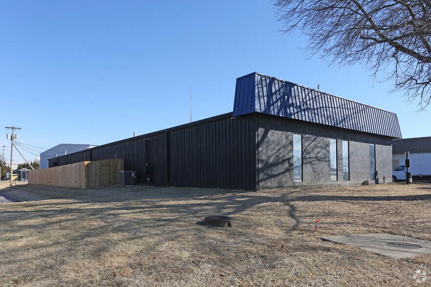 417 N Rawhide Dr, Olathe, KS à vendre - Photo du bâtiment - Image 3 de 7