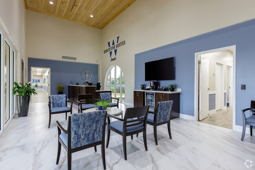 770 SE Indian St, Stuart, FL à louer - Hall d’entrée - Image 3 de 18