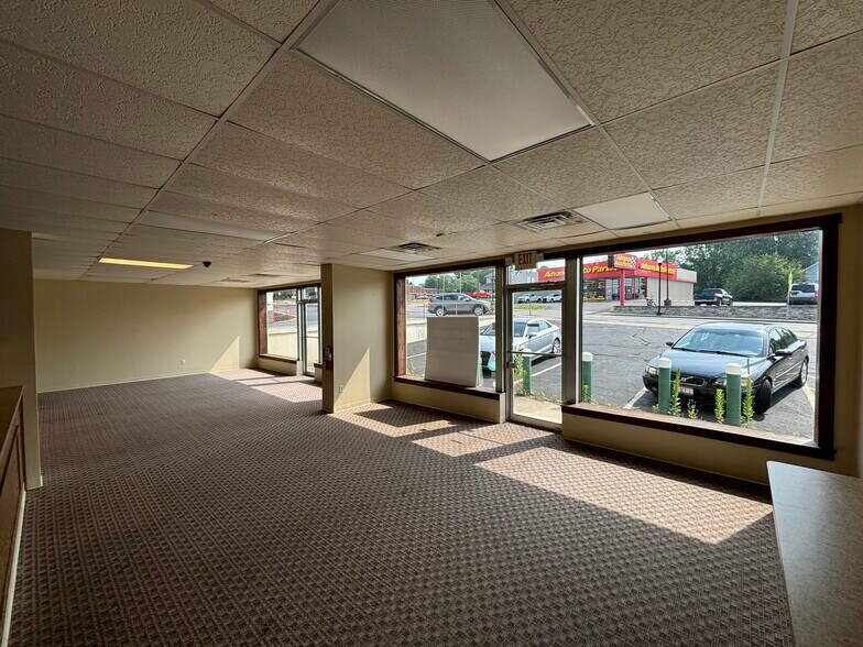 406 Beall Ave, Wooster, OH à louer - Photo intérieure - Image 2 de 15