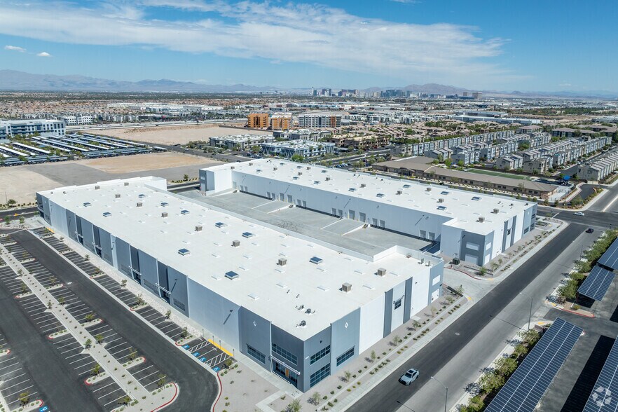 8281 W Badura Ave, Las Vegas, NV à vendre - Photo du bâtiment - Image 3 de 6