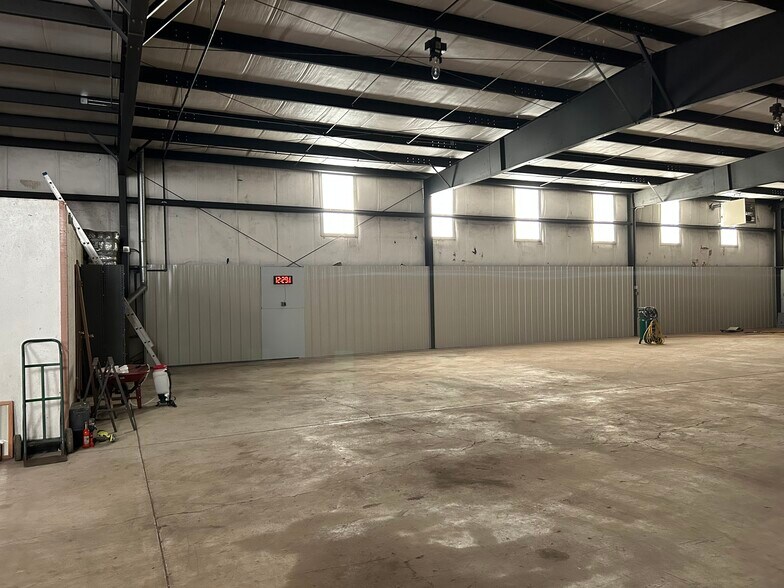 3008 Louis Sherman Dr, Steger, IL à vendre - Photo du bâtiment - Image 2 de 4