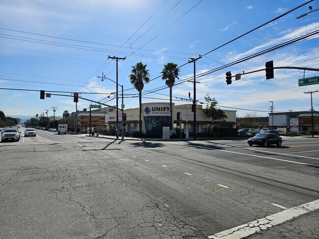 Plus de détails pour 20305 Anza Ave, Torrance, CA - Commerce de détail à louer