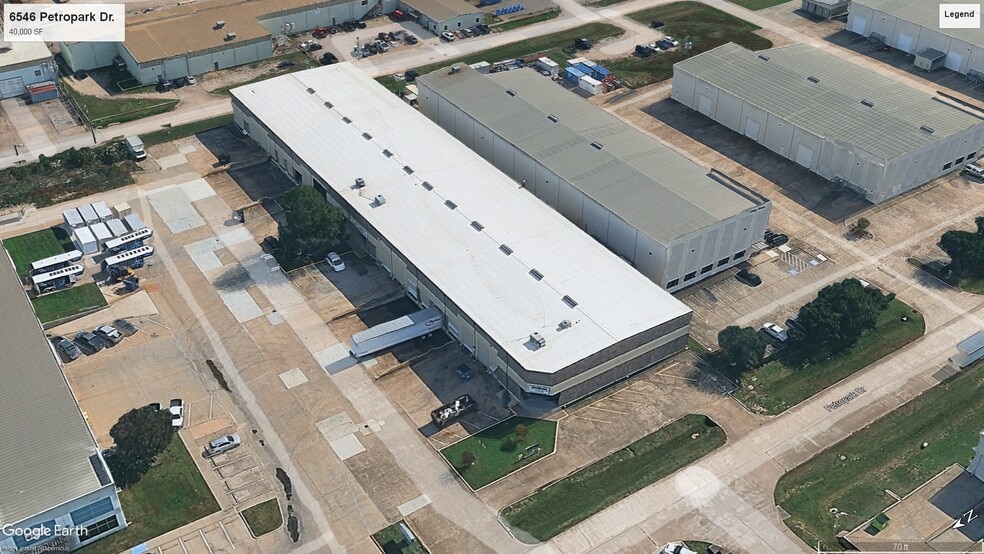 6546 Petropark Dr, Houston, TX for lease - Building Photo - Image 3 of 32