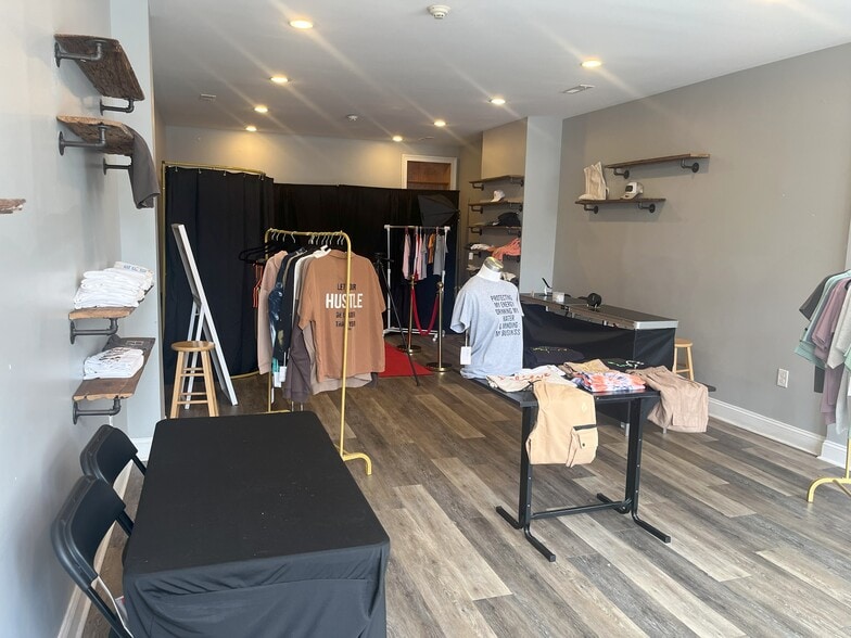 4331 Main St, Philadelphia, PA for lease - Building Photo - Image 2 of 5