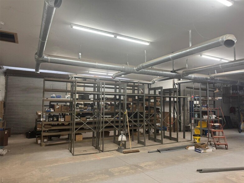 16923 Archer Rd, Archer, FL à vendre - Photo intérieure - Image 3 de 7