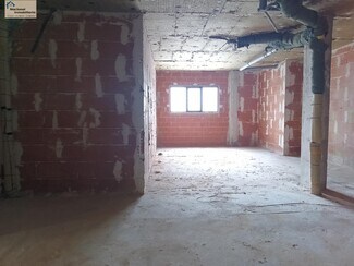 Plus de détails pour Multi-résidentiel à vendre