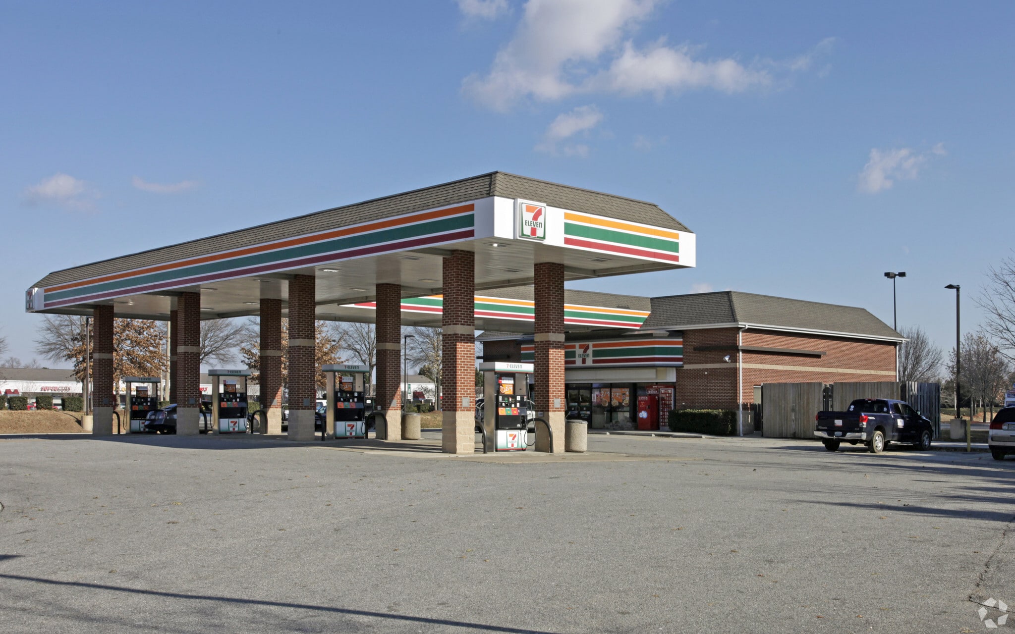 Wesleyan Commons portfolio of 3 properties for sale on LoopNet.ca Primary Photo- Image 1 of 4