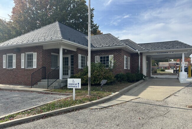 More details for 2701 Shawnee Mission Pky, Fairway, KS - Retail for Sale