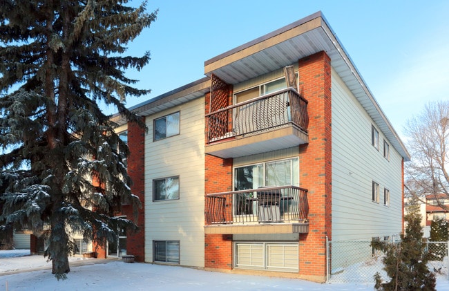 More details for 10434 77th Ave NW, Edmonton, AB - Multifamily for Sale