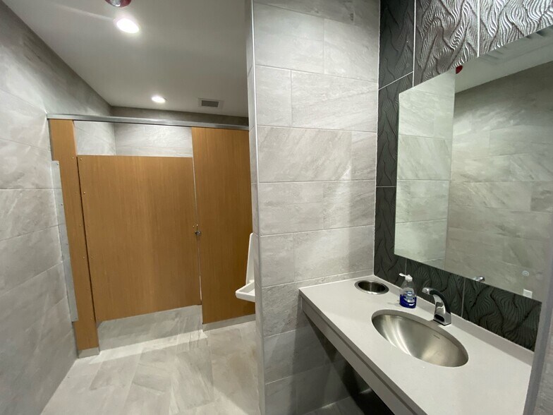 201 E Partridge Ave, Independence, MO à louer - Photo intérieure - Image 3 de 6